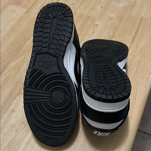 Nike- Dunk Low Panda - Picture 9 of 9